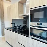 Avenida Areas Апартаменти